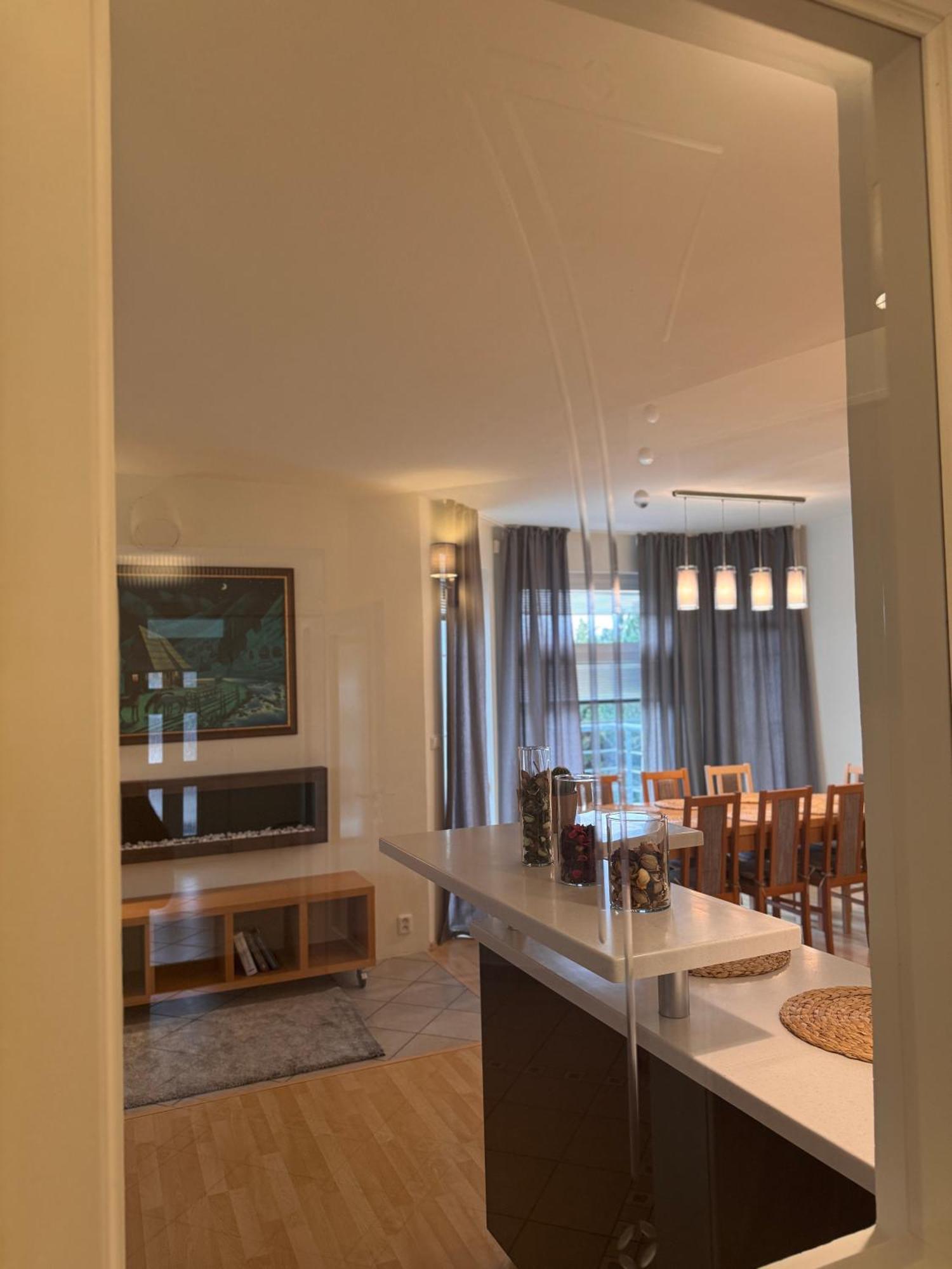 Diamondvilla, 4 Bedroom Apartment, Garden & Spa 프라하 외부 사진