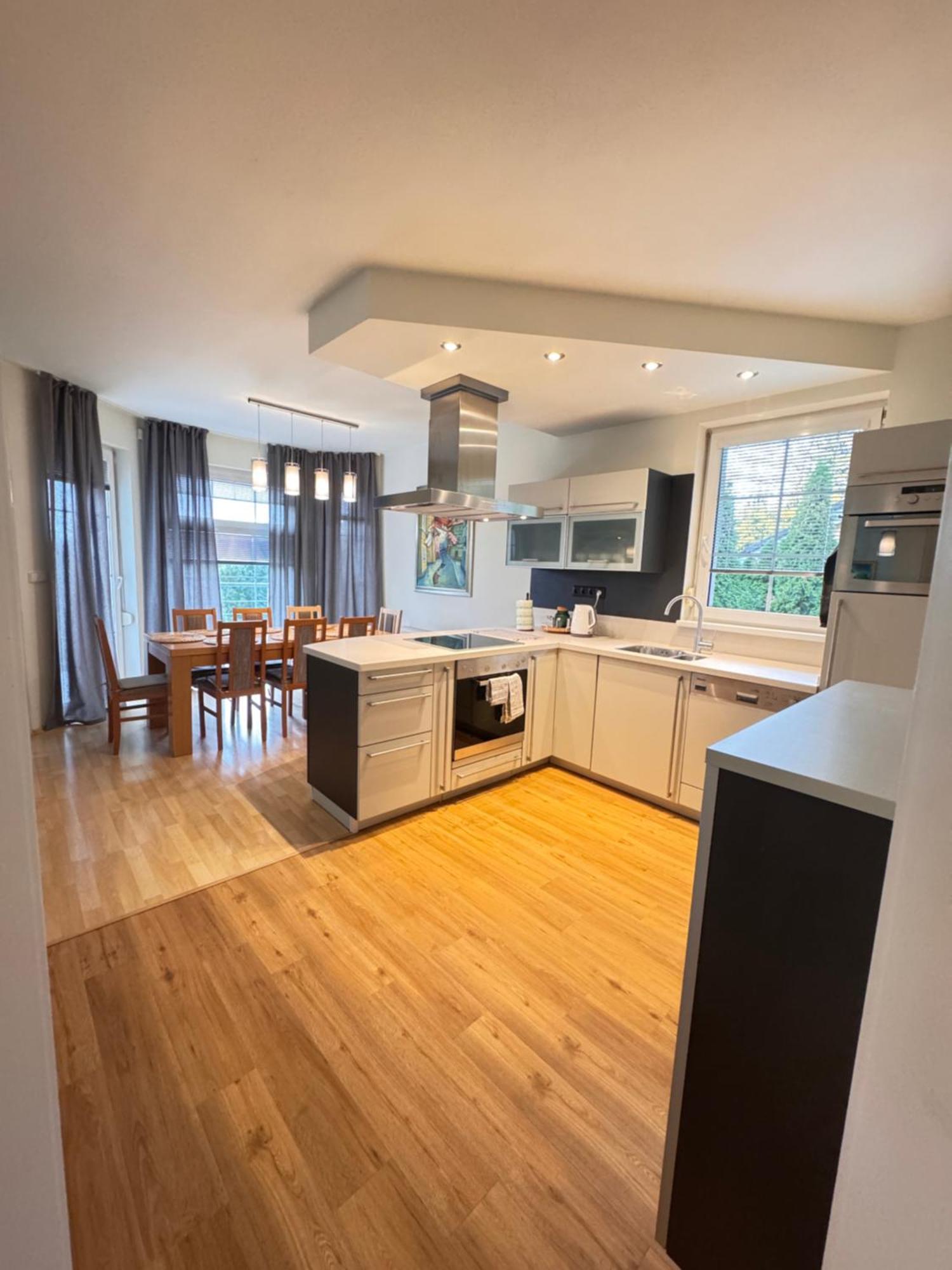 Diamondvilla, 4 Bedroom Apartment, Garden & Spa 프라하 외부 사진