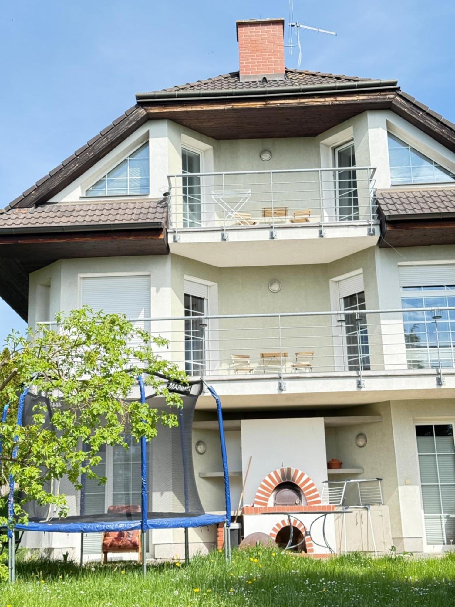 Diamondvilla, 4 Bedroom Apartment, Garden & Spa 프라하 외부 사진