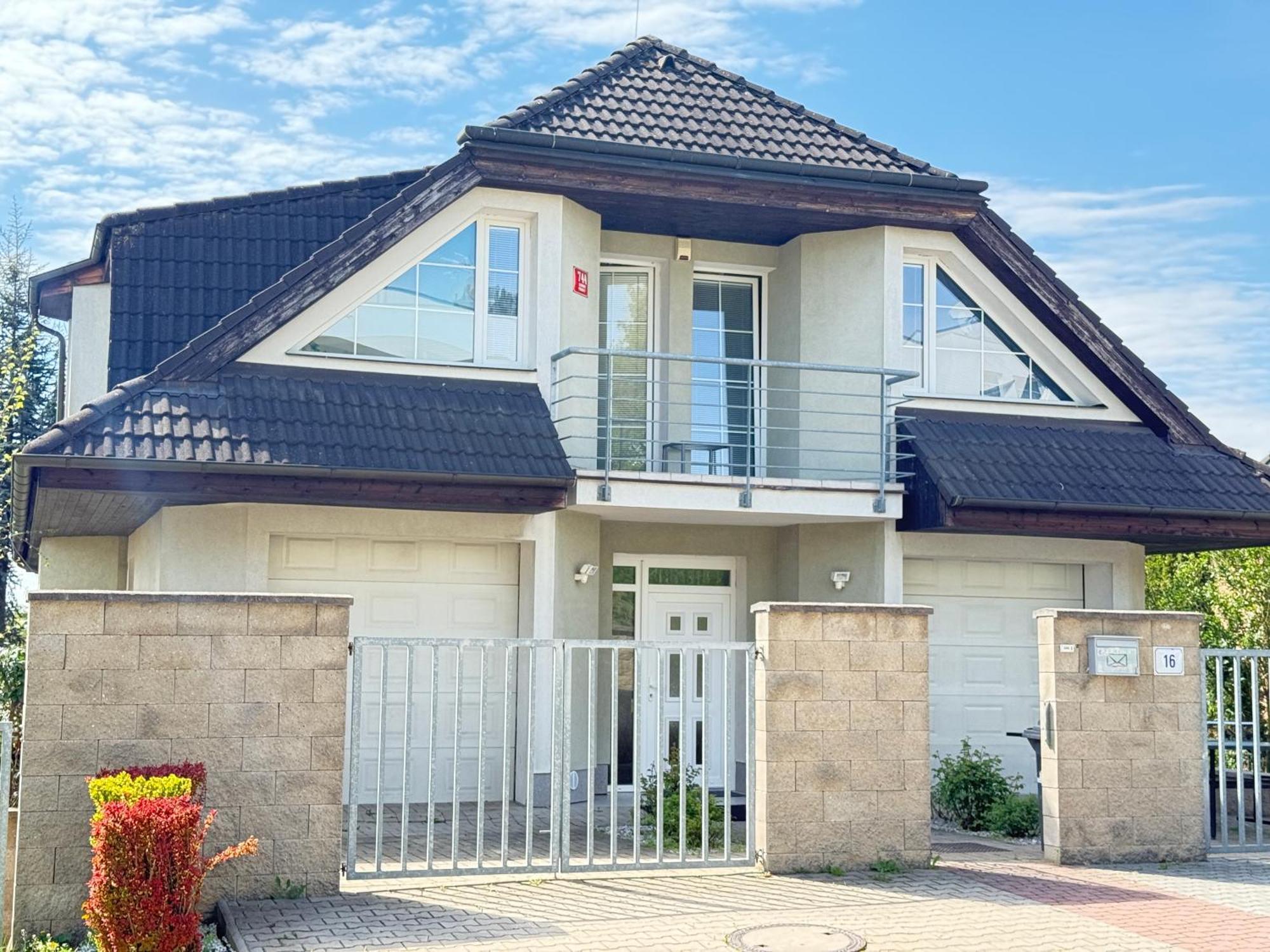 Diamondvilla, 4 Bedroom Apartment, Garden & Spa 프라하 외부 사진